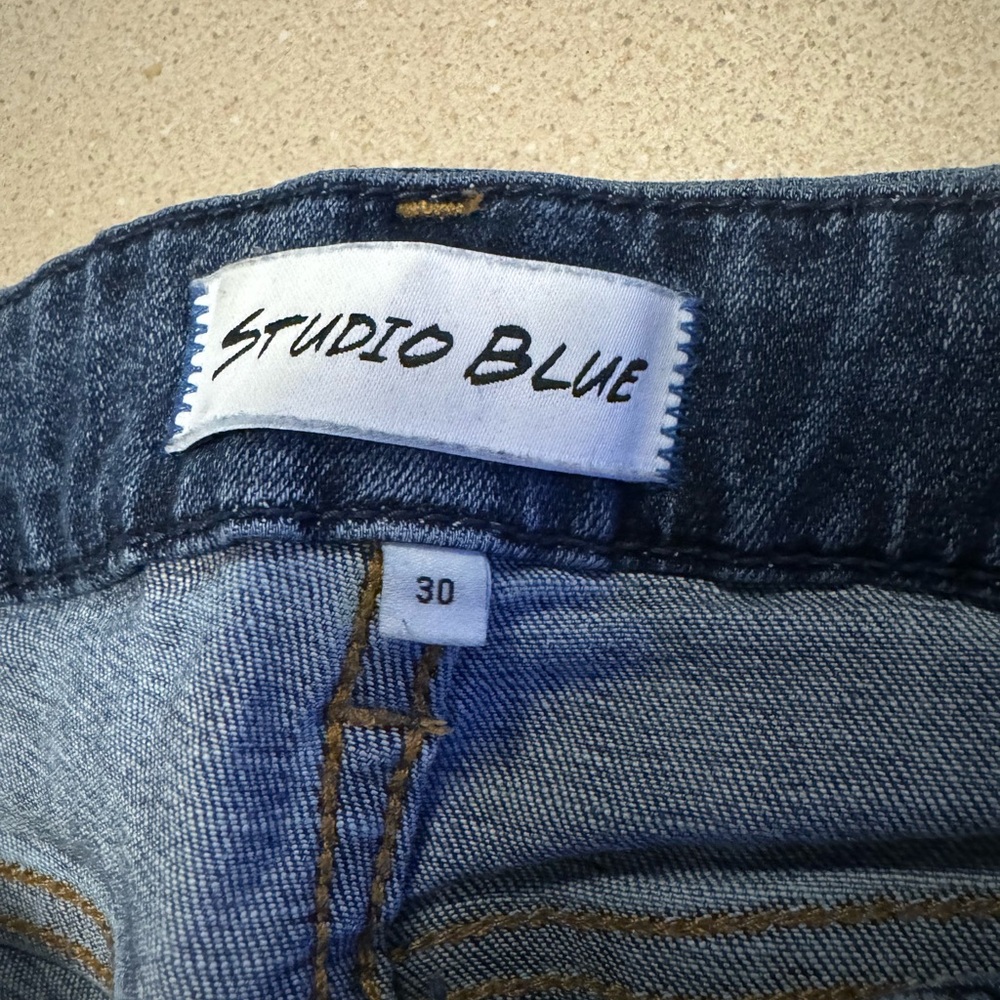Studio Blue - Picture 2 of 2